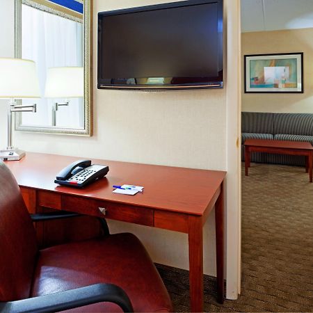 Holiday Inn Express Ramsey Mahwah By Ihg Buitenkant foto